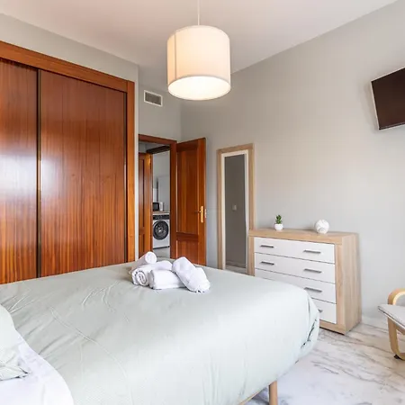 Lux - Vacacional Sevilla Apartment